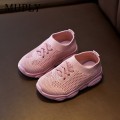 dzieciece-buty-antyposlizgowe-miekki-gum_main-2.jpg