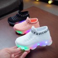baskets-lumineuses-a-maille-pour-bebe-ga_main-1.jpg