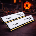 HyperX Fury DDR4 w tle komputera.png