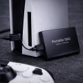 Zbliżenie na SSD i PlayStation 5.png