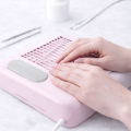 Manicure z użyciem odkurzacza do pyłków.png