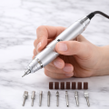 Zestaw narzędzi do manicure.png