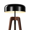 Nowoczesna lampa z drewnianą podstawą.png