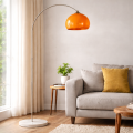 Lampa podłogowa łukowa z metalową podstawą i pomarańczowym kloszem – nowoczesne oświetlenie